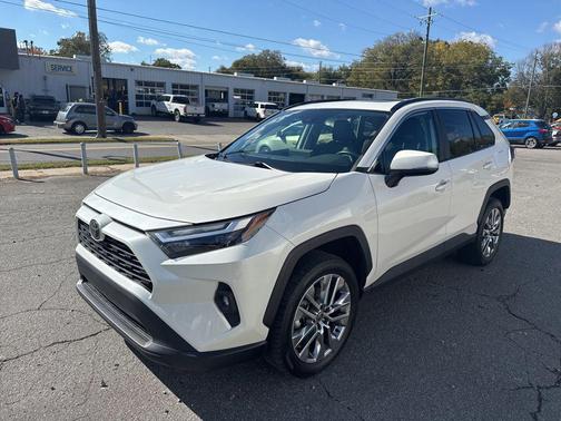 2022 Toyota RAV4 XLE Premium