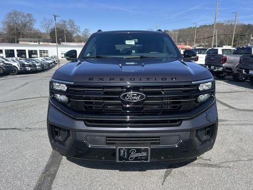 Dark Matter Gray Metallic 2026 Ford Expedition Max Platinum