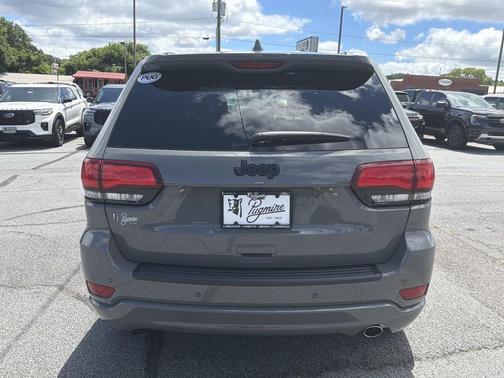 Sting-Gray Clearcoat 2022 Jeep Grand Cherokee Laredo