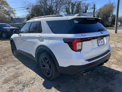 Star White Metallic Tri-Coat 2026 Ford Explorer ST