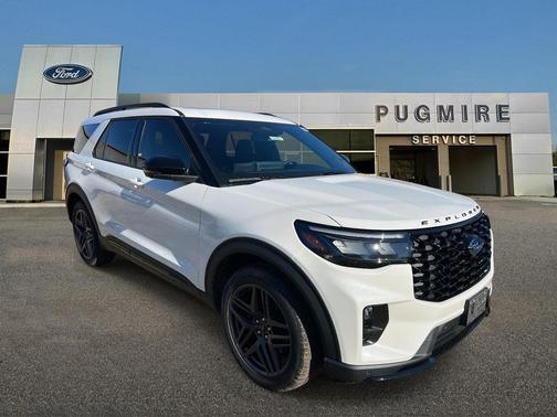 Star White Metallic Tri-Coat 2026 Ford Explorer ST