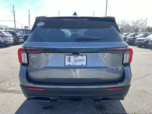Carbonized Gray Metallic 2026 Ford Explorer ST-Line