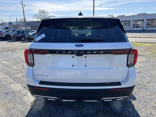 2026 Ford Explorer Active w/200A Pkg
