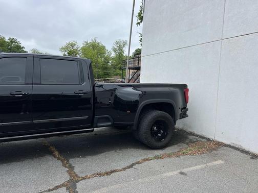 Black 2024 Chevrolet Silverado 3500 High Country