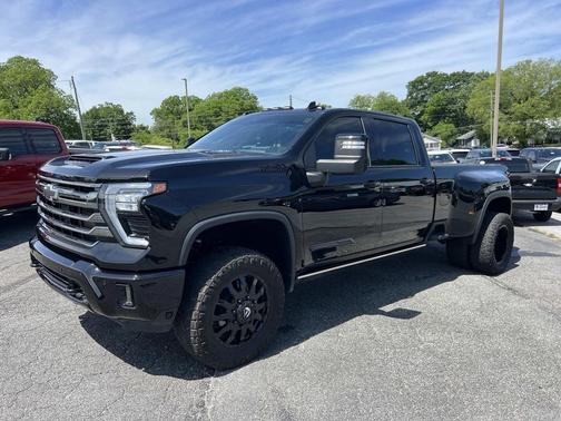 Black 2024 Chevrolet Silverado 3500 High Country