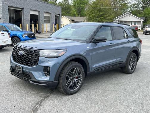 Vapor Blue Metallic 2026 Ford Explorer ST-Line