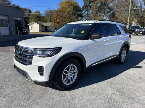 2025 Ford Explorer Active