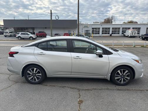 2020 Nissan Versa 1.6 SV