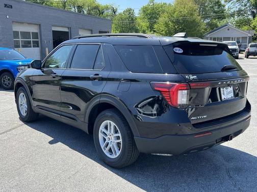 Agate Black Metallic 2026 Ford Explorer Active