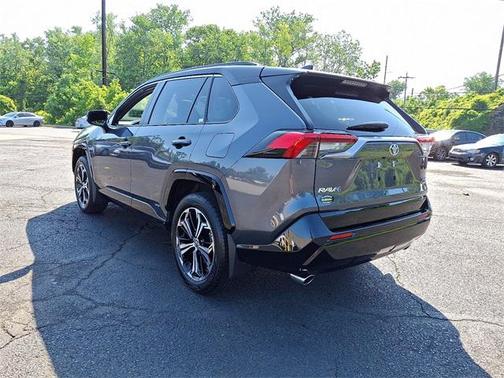 2025 Toyota RAV4 Hybrid SE