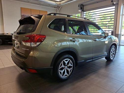 Autumn Green Metallic 2024 Subaru Forester Premium