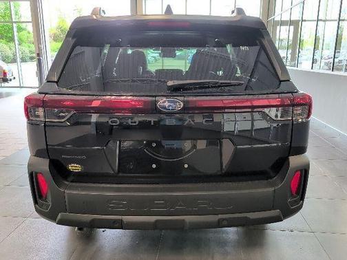 Crystal Black Silica 2026 Subaru Outback Premium