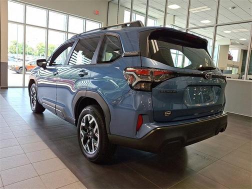 2025 Subaru Forester Base