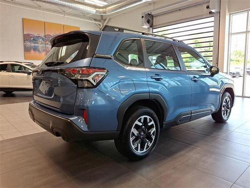 2025 Subaru Forester Base