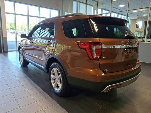 Canyon Ridge Metallic 2017 Ford Explorer XLT