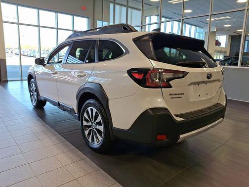 Crystal White Pearl 2023 Subaru Outback Limited