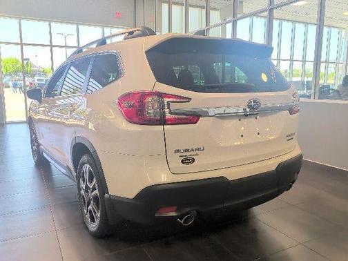 Crystal White Pearl 2026 Subaru Ascent Limited 7-Passenger