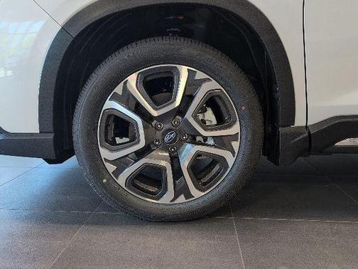 Crystal White Pearl 2026 Subaru Ascent Limited 7-Passenger