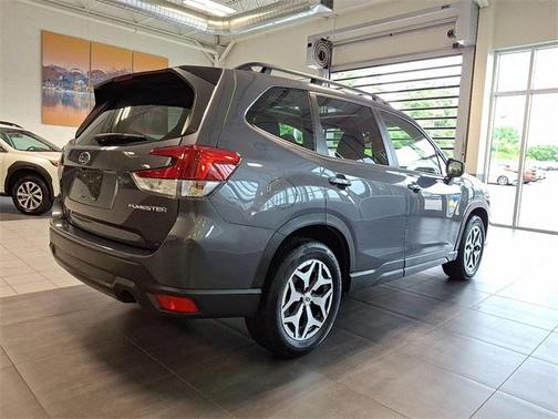 2024 Subaru Forester Premium