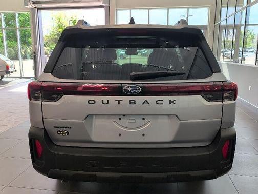 Ice Silver Metallic 2026 Subaru Outback Limited