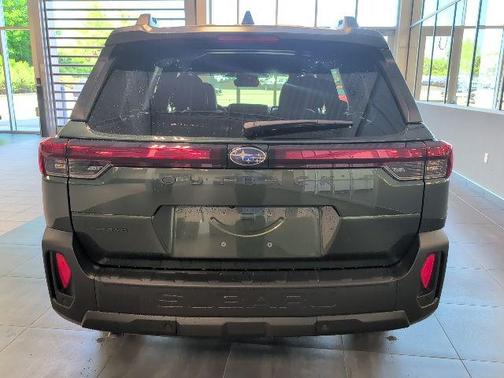 Deep Emerald Green Pearl 2026 Subaru Outback Premium