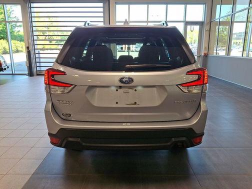 Ice Silver Metallic 2023 Subaru Forester Premium