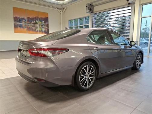 2023 Toyota Camry Hybrid XLE