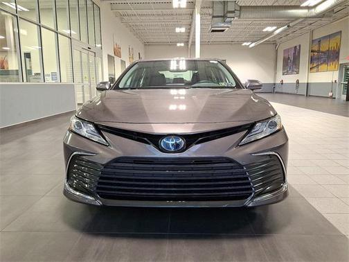 2023 Toyota Camry Hybrid XLE