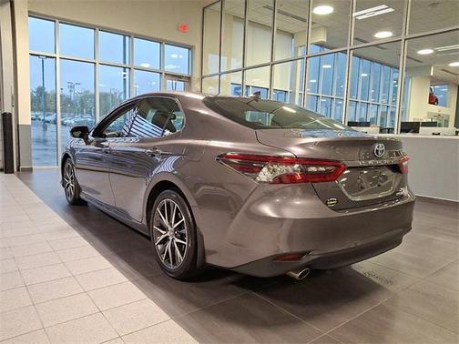 2023 Toyota Camry Hybrid XLE