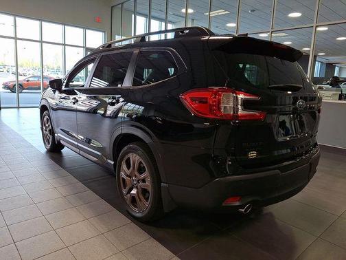 Crystal Black Silica 2025 Subaru Ascent Bronze Edition 7-Passenger