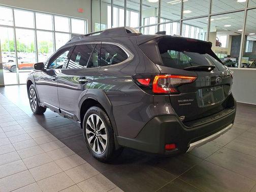 Magnetite Gray Metallic 2024 Subaru Outback Touring XT