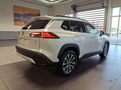 2023 Toyota Corolla Cross XLE