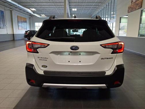 Crystal White Pearl 2025 Subaru Outback Limited