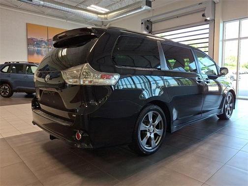2017 Toyota Sienna SE Premium