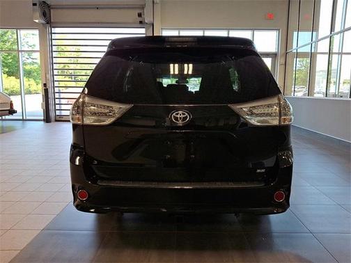 2017 Toyota Sienna SE Premium