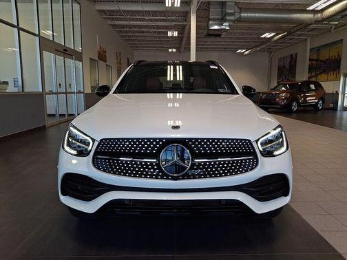 White 2022 Mercedes-Benz GLC 300 4MATIC
