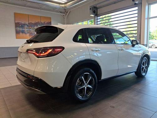 Platinum White Pearl 2024 Honda HR-V EX-L