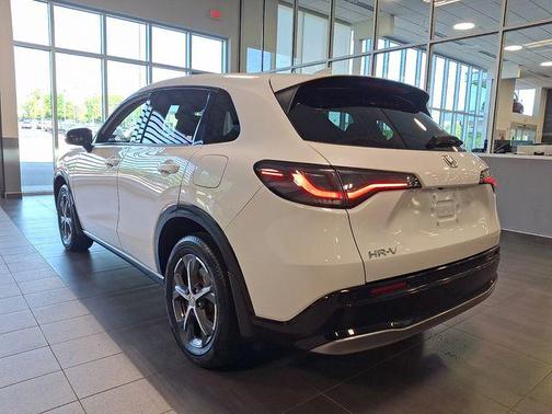 Platinum White Pearl 2024 Honda HR-V EX-L