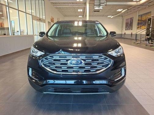 Black Metallic 2019 Ford Edge SEL