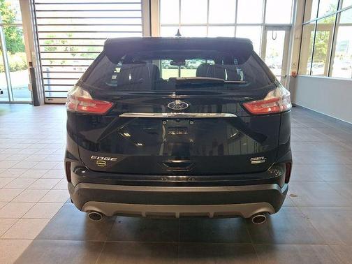 Black Metallic 2019 Ford Edge SEL