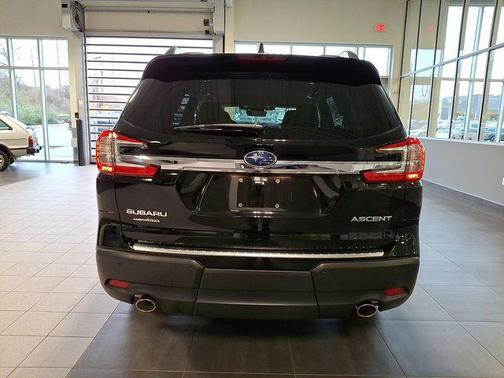 Crystal Black Silica 2023 Subaru Ascent Premium 7-Passenger