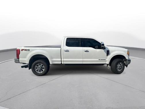 White Platinum Metallic Tri-Coat 2017 Ford F-250 Lariat
