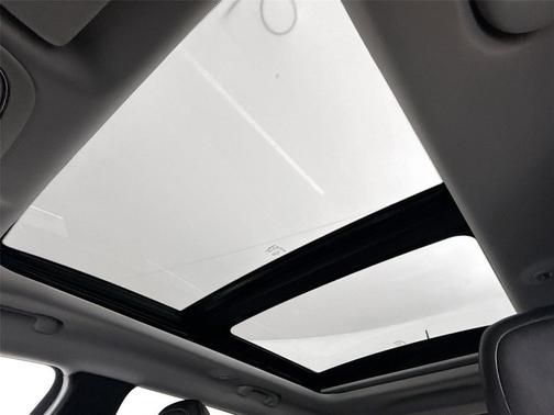 Bright White Clearcoat 2022 Jeep Cherokee Latitude Lux