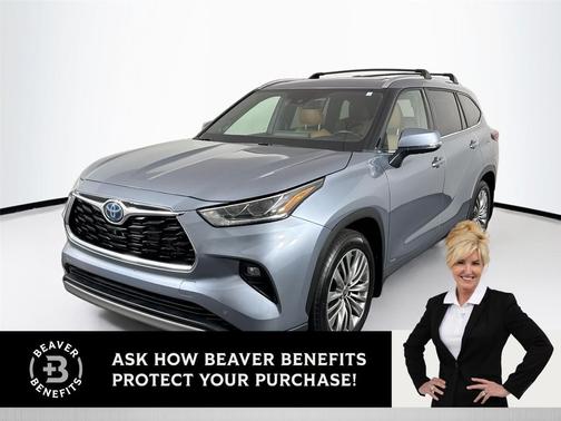 Moon Dust 2022 Toyota Highlander Hybrid Platinum