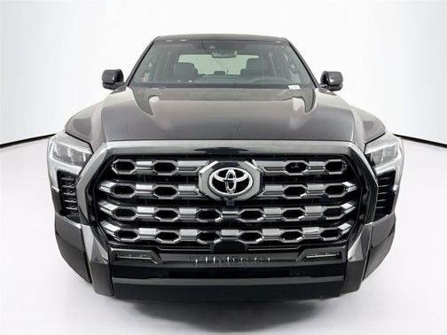 2026 Toyota Tundra Hybrid Platinum