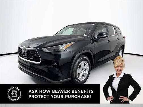 Midnight Black Metallic 2023 Toyota Highlander LE