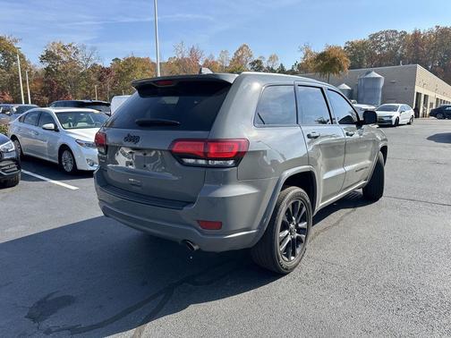 2021 Jeep Grand Cherokee Laredo