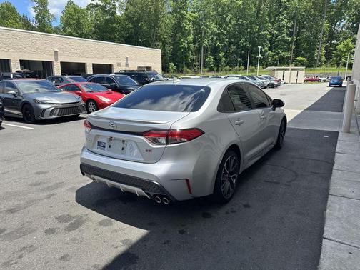 Classic Silver Metallic 2021 Toyota Corolla SE