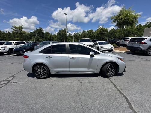 Classic Silver Metallic 2021 Toyota Corolla SE