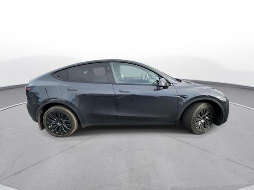 2024 Tesla Model Y Long Range Dual Motor All-Wheel Drive